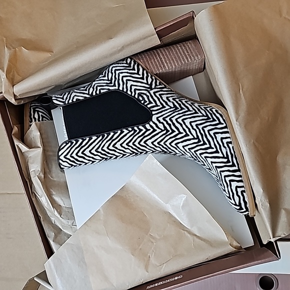 OASIS SOCIETY Esmee - Chelsea Boot Heel Women's Size 8.5 - Picture 7 of 13